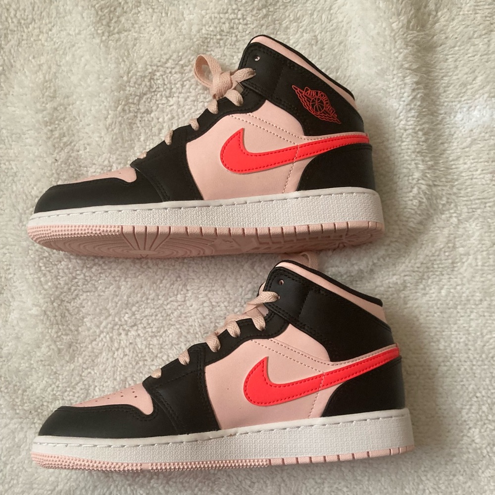 AIR JORDAN 1 MID GS "Atmosphere"